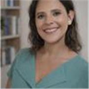 Professora/Pedagoga de Ensino Fundamental e Professora de Língua Portuguesa, especialista em educação especial