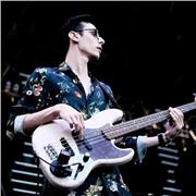 Laureato al Berklee College of Music e Master alla Manhattan School of Music offre lezioni private di basso elettrico e contrabbas