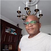 Profesor de portugués para niños y adultos para impartir clases de forma telemática