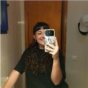 Profesora con nivel de Bachillerato y B2 de inglés. Preparada para dar clases a todas las edades y niveles hasta bachillerato.