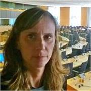 Interprète avec expérience d’enseignement, de l’école primaire jusqu’à la Fac, donne cours d’italien, français, anglais en ligne. 