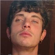 Sono un laureato in Belle Arti che si è appassionato anche alla storia dell'arte, anche per quanto riguarda l'arte contemporanea