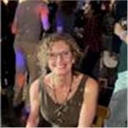 I am a life coach who helps students feel less overwhelmed and more confident in how they approach their studies and daily life. 