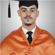 Joven de 21 años preparado para impartir clases de economía tanto de forma online como presencial