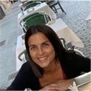 Docente di liceo linguistico con vent’anni di esperienza. Scuole medie, superiori, studenti universitari