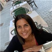 Docente di liceo linguistico con vent’anni di esperienza. Scuole medie, superiori, studenti universitari