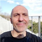 Hola soy manuel de Barcelona, buscas profesor de yoga, varios estilos,  meditación, mindfulness y pilates? 
No dudes en contar conmigo