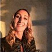 Insegnante di Yoga, Meditazione, Training Autogeno e Ginnastica Respiratoria, impartisce lezioni a chiunque voglia ritrovare il benessere Psicofisico