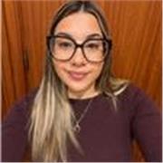 Estudiante del Grado en Química, que termina sus estudios en Junio, exponiendo el TFG. Podría dar clases de química, física, mates