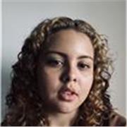 Profesora de matemáticas con título en ingeniería industrial