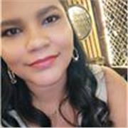 Professora de inglês com 15 anos de experiência em aulas presenciais e agora online. Formada em letras port/ing