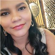 Professora de inglês com 15 anos de experiência em aulas presenciais e agora online. Formada em letras port/ing
