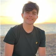 Studente di ingegneria che offre ripetizioni e lezioni private di inglese. Con certificazione B2 e esperienze oltreoceano