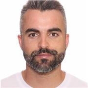 Profesor con 5 años de experiencia en centro educativo de Física/Química y Mates ofrece clases particulares