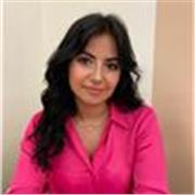 Studentessa universitaria con laurea triennale in ingegneria civile e ambientale e frequentante ingegneria ambientale in inglese