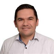 Docente en Ciencias Sociales, dedicado a la formación integral y al desarrollo del pensamiento crítico