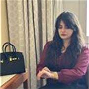 Vous souhaitez parler français plus couramment pour voyager, travailler ou vivre en France ou dans un pays francophone ?
Je vous aide à :
✅ Parler avec confiance dès le début
✅ Améliorer votre prononciation et votre vocabulaire
✅ Communiquer facilemen