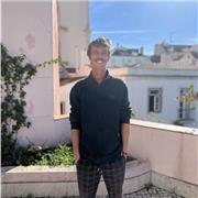 Professeur particulier qui aide aux devoirs scolaires, avec une grande adaptation linguistique (FR, EN, IT, ES, PT)