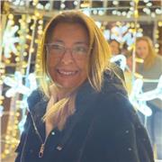 Bonjour ! Je suis une professeure native d’espagnol avec une grande expérience dans l’enseignement de la langue.