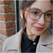 Estudiante de bachillerato dicta clases de apoyo a personas de todas las edades. Con mucha paciencia, cariño y ganas de enseñar