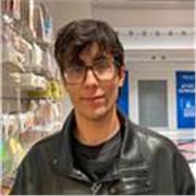 Estudiante de Física en la UB, con y muchas ganas de enseñar desde primaria hasta bachillerato.