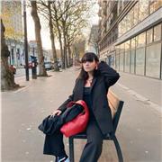 Journaliste portugaise vivant en France, déterminée à mieux faire connaître sa langue maternelle.