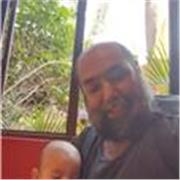 Profesor de dibujo imparte clases de dibujo del natural a adolescentes y adultos