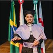Professor particular de reforço escolar, em busca de ajudá-los a se preparar para as aulas presenciais