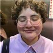 Licenciada en Lengua y Literatura con experiencia trabajando con jóvenes y adultos