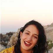 I give private lessons tailored to your level and learning needs.