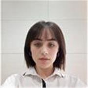 Ya he sido profesora y busco impartir la asignatura de inglés desde nivel de niños pequeños hasta bachillerato. 