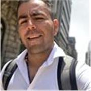 Psicólogo y psicoterapeuta sistémico, profesor de terapia breve sistémica