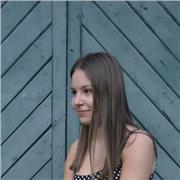 Peofesora titulada en Primaria, con mención curricular, ofrece clases particulares online con niños y niñas de entre 6 y 12 años.