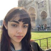 Studentessa universitaria al primo anno, con certificato Cambridge B2, posso aiutare in grammatica, in letteratura e pronuncia