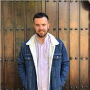 Universitario con 6 años de experiencia dando clases de Primaria, ESO e idiomas