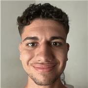 Soy un estudiante que acaba de terminar bachillerato con una buena nota en inglés e interesado en enseñar a nivel primaria/IES
