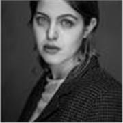 Do lezioni e aiuto a svolgere i compiti, con interesse ed empatia. Amo insegnare e rapportarmi con i ragazzi, di ogni età, genere 