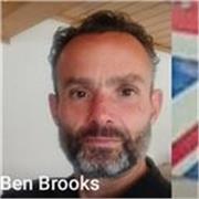 I am English English! Licenciado en literatura inglesa. Profesor toda mi vida incluso en colegios en Inglaterra. Tengo titulación en la enseñanza del inglés para extranjeros. Doy clases siempre con todo mi esfuerzo para ayudar el estudiante con sus objeti