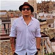 Profesor de lenguaje y teatro con amplia experiencia online; clases dinámicas y pedagogía innovadora