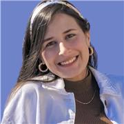 Profesora de español imparte clases a extranjeros