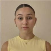 Estudiante de Educación Primaria imparte clases a niños de entre 6 y 14 años.