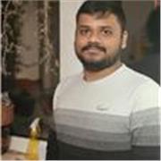 English tutor who is dedicated to teach you. 