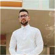 Profesor, ing. informático y Máster en Educación Virtual, con experiencia en el diseño e impartición de clases.