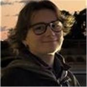 Soy una persona muy creativa y comprensiva con buenas capacidades comunicativas. A niños de primaria principalmente.