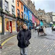 Me gustaría dar refuerzo a niños de primaria o clases de economía a alumnos de ESO y Bachiller.