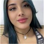 Me encantan las manualidades y poder desarrollar mi creatividad por medio de ellas 