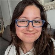 Profesora de inglés apta para niños y adolescentes
