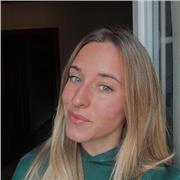 Neo laureata in lingue offre aiuto compiti a studenti delle elementari