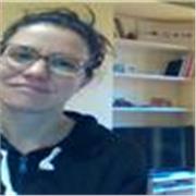 Maestra de inglés para niños y niñas de Nivel Primario