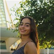 Estudiante de un grado superior de laboratorio clínico con bachiller; clases enfocadas a niños de primaria, ESO y bachillerato